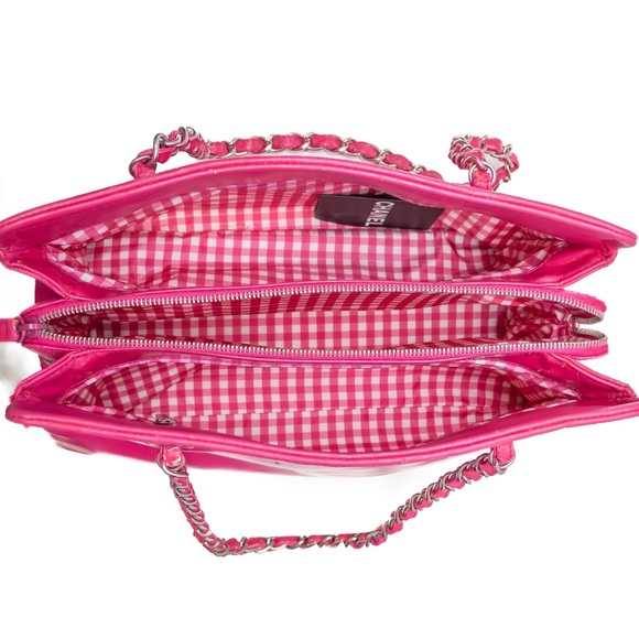 CHANEL Vintage Hot Pink Patent Leather Tote Bag - Picture 8 of 12
